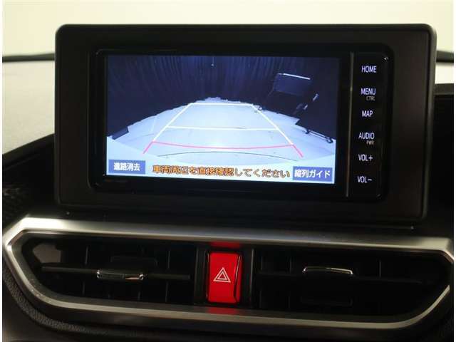 バックモニター付き。駐車の際のサポートとなり、必須アイテムのひとつですよね。それでも、バックする際は必ずご自身の目で確認をしてください。
