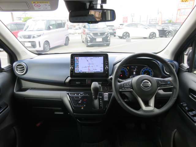 福岡県外のお客様に対しても車庫申請から登録まで行わせていただいております。ご納車の際に陸送をご希望の方は陸送費等がかかりますので、詳しくはスタッフへお声かけくださいませ。