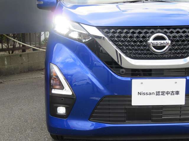 オートヘッドライト付きなのでトンネルの多い道でも楽々ヘッドライト消し忘れもありません☆