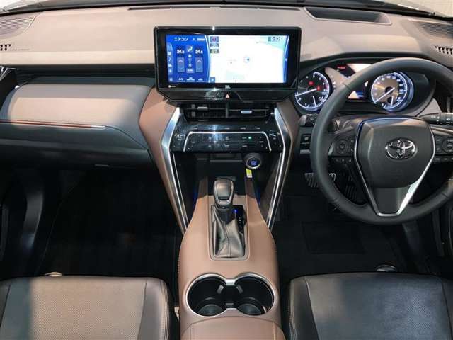 スポーティかつ高級なインテリア！