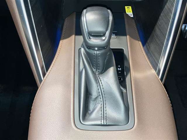 シフト操作もしやすく快適な運転を楽しんでいただけます♪