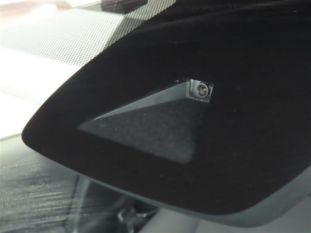 先進の安全装備ついてます。詳しい装備内容、仕様等につきましてはスタッフにお問合せ下さい。
