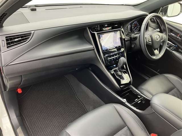 高品質カークリーニング ピカピCar 外装・内装、岐阜トヨペットの専門スタッフがシートもカーペットも綺麗に洗浄済み！プロの仕上げを是非ご確認下さいませ。