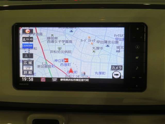 搭載のカーナビ（純正メモリーナビ）が、快適なドライブをサポートします。