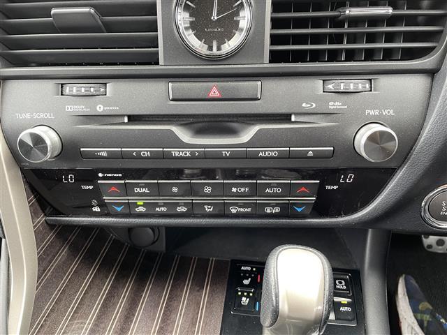 【運転席操作部】快適なドライブを楽しむための機能が装備されています！運転席から触れるので、使いやすいです！除菌プランいれていただくと、さらに清潔で安心していただけます！