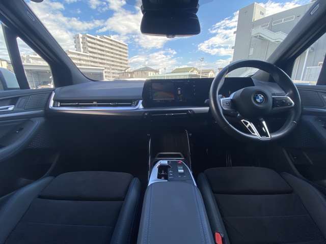 LIBERALAは、輸入車選びの新たなスタイルを提案するインポート・セレクト・ブランドです。オーナー様となる方がクルマから直接感じる感性を第一にした、適切な一台との出会いをコーディネートいたします。
