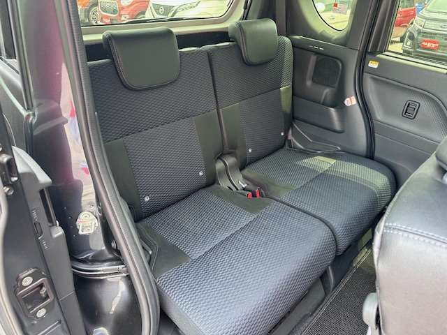 お客様に隅々まで見ていただけるよう展示車両は常に綺麗に仕上げております！お客様のご来店、スタッフ一同心よりお待ち申し上げます。