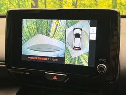 【パノラミックビューモニター】専用のカメラにより、上から見下ろしたような視点で360度クルマの周囲を確認することができます☆死角部分も確認しやすく、狭い場所での切り返しや駐車もスムーズに行えます。