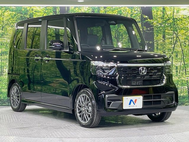 大好評のボディコーティング「弾スプラッシュコート」もご納車までに施工可能。通常のガラスコートと異なる、耐久年数6年の無機質ガラスコーティングが、ボディをキレイな状態に保ってくれます。