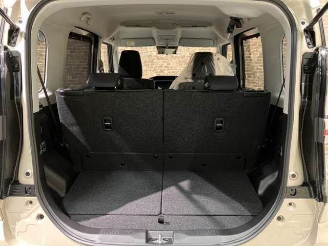 ■充実のアフターサービス■　車の販売はもちろん、自社整備工場・自社鈑金工場・オイル交換＆点検専門店舗を完備しておりますので納車後もお客様のカーライフをトータルでサポートいたします。