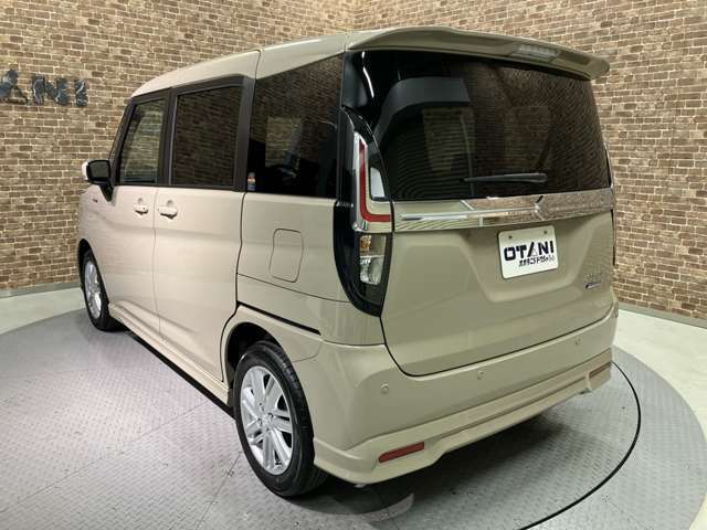 ■親切・丁寧な接客をお約束■　初めてお車のご購入を検討されている方や、お車についてあまり詳しくない方にも分かりやすい接客を心掛けております。女性営業スタッフも在籍！購入に不安がある女性の方もぜひ♪