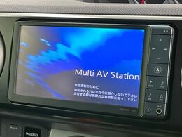 【純正ナビ】人気の純正ナビを装備しております。ナビの使いやすさはもちろん、オーディオ機能も充実！キャンプや旅行はもちろん、通勤や買い物など普段のドライブも楽しくなるはず♪