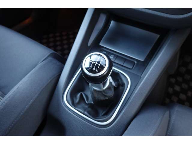 車の走りを楽しむならヤッパリ6速マニュアル！乗るなら今です！