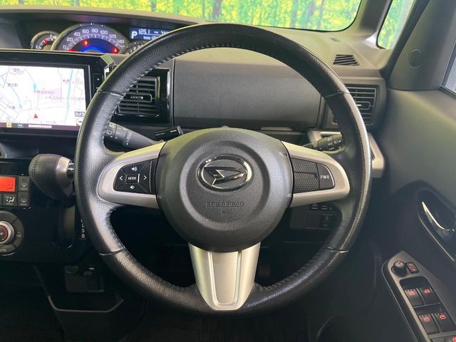 【純正革巻きステアリング】上質な革を使用することで、手にしっかり馴染みとても運転しやすいハンドルです♪