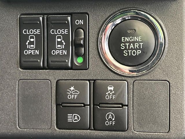 【両側パワースライドドア】スマートキーや運転席のスイッチで後席両側スライドドアの開閉が可能♪電動だから力を入れてドアを開ける必要が無く、小さなお子様でも簡単に開け閉めでき快適です♪