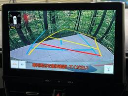 【バックカメラ】駐車時に後方がリアルタイム映像で確認できます。大型商業施設や立体駐車場での駐車時や、夜間のバック時に大活躍！運転スキルに関わらず、今や必須となった装備のひとつです！