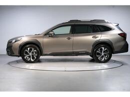 乗用車の快適性、SUVの走破性、ステーションワゴンの積載性を兼ね備えています。