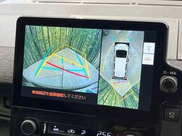 【パノラミックビューモニター】専用のカメラにより、上から見下ろしたような視点で360度クルマの周囲を確認することができます☆死角部分も確認しやすく、狭い場所での切り返しや駐車もスムーズに行えます。