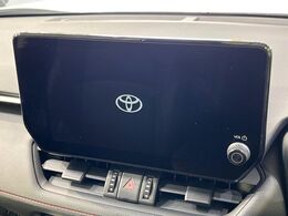 【10.5インチナビ】高級感とインパクトのある大画面ナビを装備。各種オーディオ操作はもちろん、スマホ連携もできる利便性の高いナビです♪