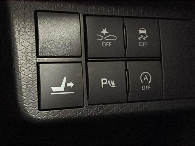 こちら運転席周りのスイッチの写真になります。各部しっかり動作の確認をしておりますので、ご安心だくさい。