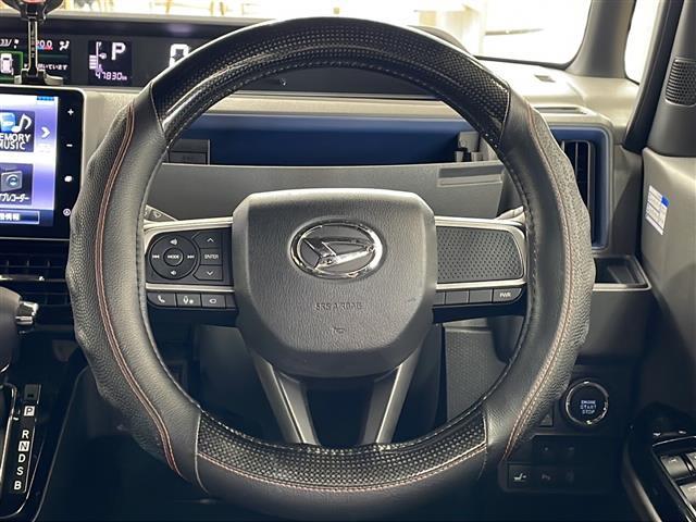 こちらはハンドルの写真です。中古車なので、若干の使用感はありますが、破損、不具合等はありません。ユーザー様から買取した車両を、一台一台チェックして問題のない車両を珪砂しております。ご安心ください。