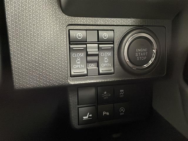 こちら運転席周りのスイッチの写真になります。各部しっかり動作の確認をしておりますので、ご安心だくさい。