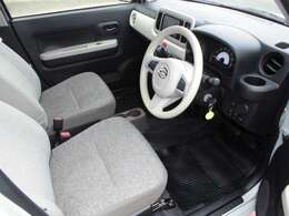 当店では女性にも優しいく安心して車選びができる♪お店作りを目指しております(^^♪車に関する事は何でもご相談下さい(^^♪明るい商談ルーム！でお迎えします♪