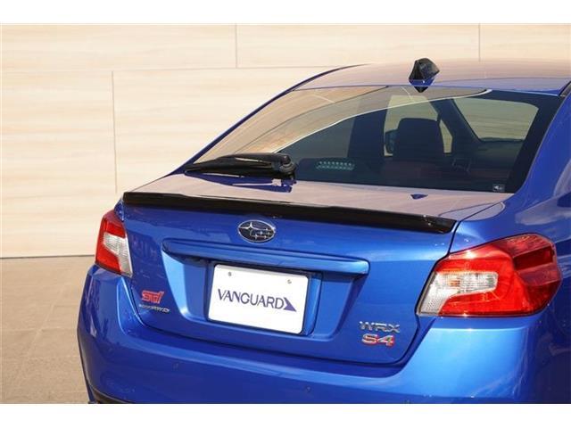 ブラックリップタイプリアスポイラー装備☆高速走行時にフロントからリヤにかけて空気の流れを整流し効果的なダウンフォースを生成することによりバランスの良い車両姿勢を確保し、タイヤの接地性を向上させます☆