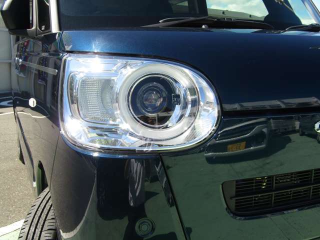 ヘッドライトはLEDランプです。LEDランプは従来のハロゲンランプと比べて、長寿命・省電力、そしてとても明るいのです！