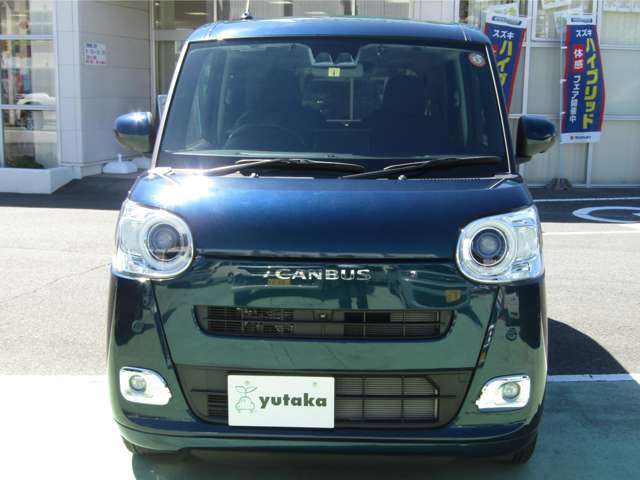 ユタカでは、自動車の販売の他、整備・板金・保険・ガソリンスタンド・自動車学校など、お車に係る事業を幅広く展開しております。