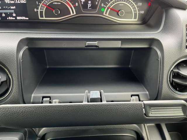 【雹(ヒョウ)害車のため】こちらの車両は現車確認可能な方のみの販売となります。現車確認は事前にご希望の来店日時をご連絡の上、ご来店ください。連絡なしのご来店は現車確認ができない場合がございます。