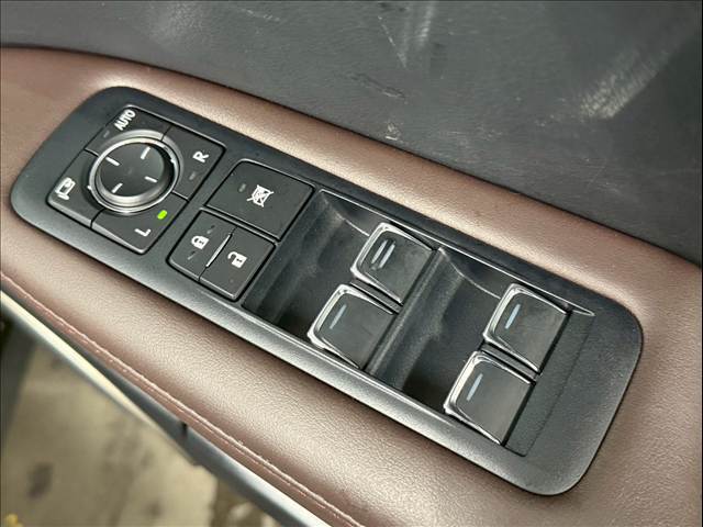 自動車と一緒に任意保険もご相談下さい。専任スタッフがお車に合った内容をご提案させていただきます。