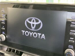 【9インチ　ディスプレイオーディオ】大画面ディスプレイへお持ちのスマートフォンと連携して、ナビやbluetoothでの音楽再生が可能です♪デザインはもちろん操作性も良好！別途ナビ機能の取付可能です♪