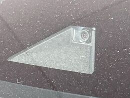 【トヨタセーフティセンス】走行中に前方の車両等を認識し、衝突しそうな時は警報とブレーキで衝突回避と被害軽減をアシスト。より安全にドライブをお楽しみいただけます。