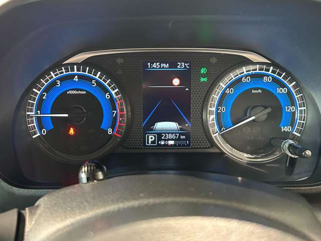 視認性の良いメーターパネル☆カラーディスプレイには運転をサポートするさまざまな情報を表示します☆