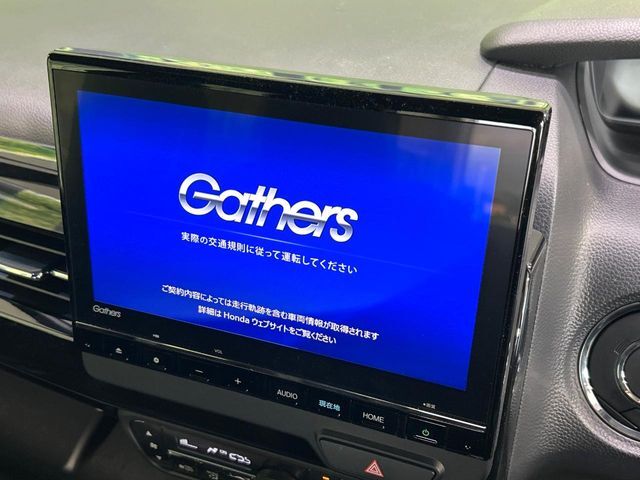 【純正9型ナビ】人気の純正ナビを装備しております。ナビの使いやすさはもちろん、オーディオ機能も充実！キャンプや旅行はもちろん、通勤や買い物など普段のドライブも楽しくなるはず♪