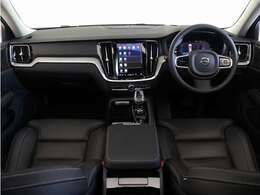 Google搭載/ETC2.0/360度カメラのフルセット搭載。9インチ・タッチスクリーン式センターディスプレイと、モード選択式の12.3インチデジタル液晶ドライバー・ディスプレイを装備。