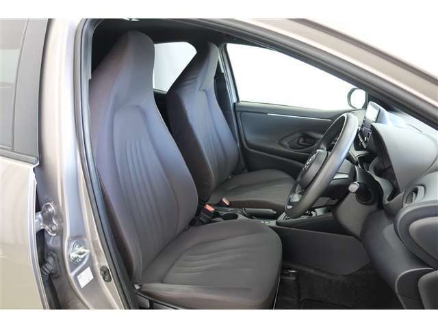 【運転席＆助手席】クリーニング済みですので清潔感があり気持ち良く乗っていただけます♪