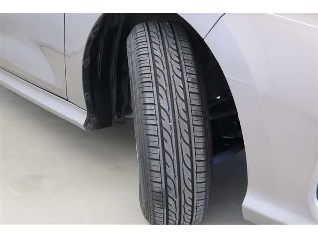 【タイヤ】中古車のタイヤは大事なチェックポイントです。写真での確認は難しいので、ご来店の際はしっかりチェックお願いします。