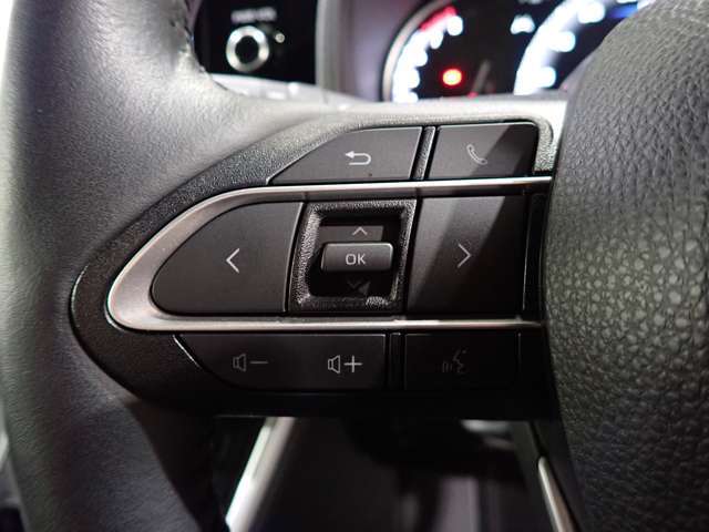 【ステアリングリモコン】ナビ画面を操作せず手元で楽々操作♪　安心・安全に繋がりますね☆