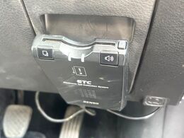 【ETC】高速道路の料金所をストレスなく通過！話題のスポットやサービスエリアに多い「スマートIC」利用時は必須のアイテムです。当店でセットアップを実施、ご納車当日からすぐにご利用いただけます！
