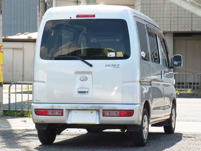 電車でお越しの場合、最寄の駅は市営地下鉄東西線の小野駅です。　JR東海道線の山科駅（京都駅より1駅東）から市営地下鉄に乗り換えて頂くのがスムーズです。