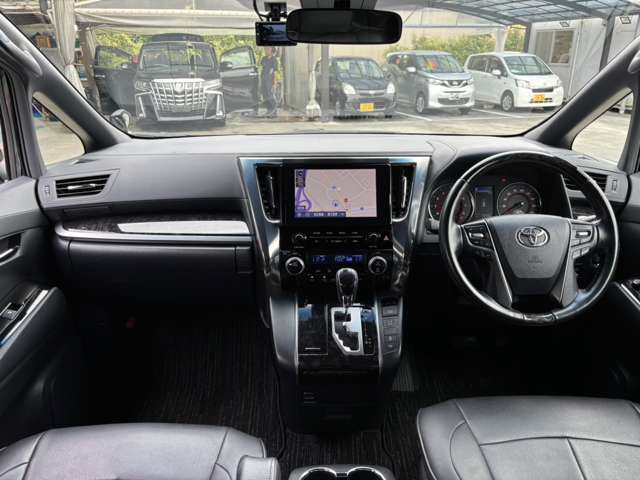 ★インパネ廻り★もちろん大きな傷も御座いません☆安心して運転できるように両席エアバック搭載しております！！軽自動車とは思えない程広く足を伸ばせます！！是非一度試乗はいかがですか？(＃^.^＃)