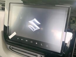 【メーカー純正ナビ】インテリアに溶け込むスタイリッシュな「専用設計」メーカーナビを装備♪視認性や操作性など基本性能にも優れ、より上質なカーライフをお楽しみいただけます。