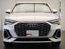 アウディQ3の車幅は184cmで、マンションの機械式駐車場にも駐車可能です。全高も156cmとなっており、天井の低い駐車場にも対応します。