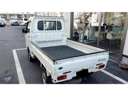 当社は特に買取には自信があります！！高価現金買取！！お車のお乗かえをお考えのお客様も、お車の売却をお考えのお客様もまずはお気軽に当店にご相談くださいませ！査定だけでもOKです☆もちろん査定は無料です。
