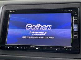 【純正ナビ】人気の純正ナビを装備しております。ナビの使いやすさはもちろん、オーディオ機能も充実！キャンプや旅行はもちろん、通勤や買い物など普段のドライブも楽しくなるはず♪