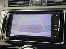 【バックモニター】後ろのカメラの映像がモニターに映し出されるので、後方の見えない死角や、障害物との距離感などもしっかり安全確認することができます！