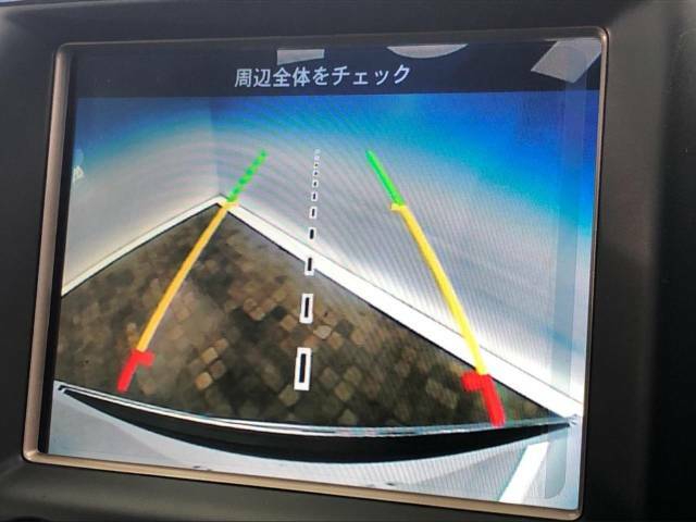 ●ガイドライン付きバックカメラ：不安な駐車もこれで安心！ガイドライン付きなので狭い箇所での駐車もラクラクです！