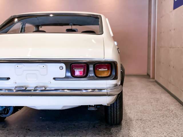 国産車として初めて標準装備されたオーバーフェンダーやそのスポーティーなフォルムはトヨタの時代を感じさせます